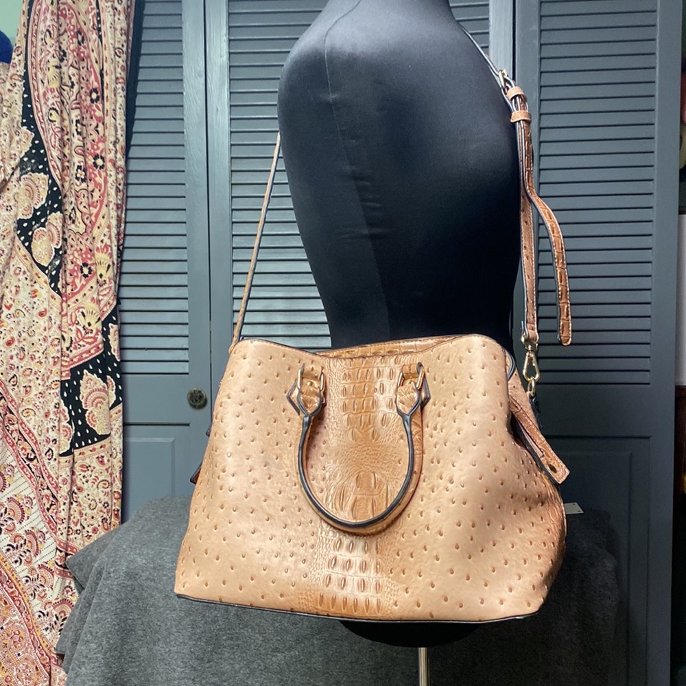 Le Miel Vegan Faux Pink Alligator Purse - Picture 11 of 13